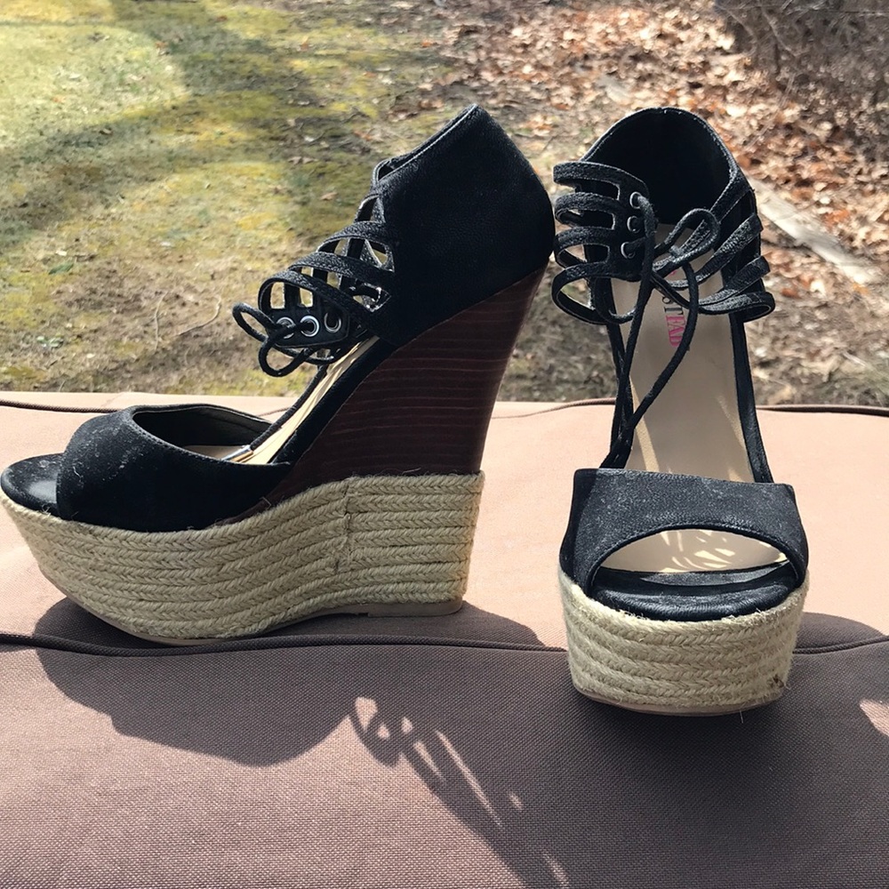 Black strappy wedges